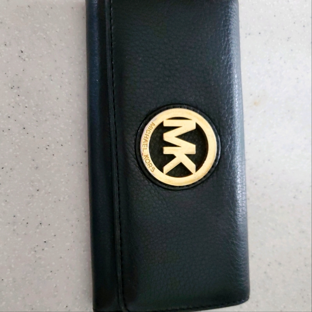 Michael kors wallet